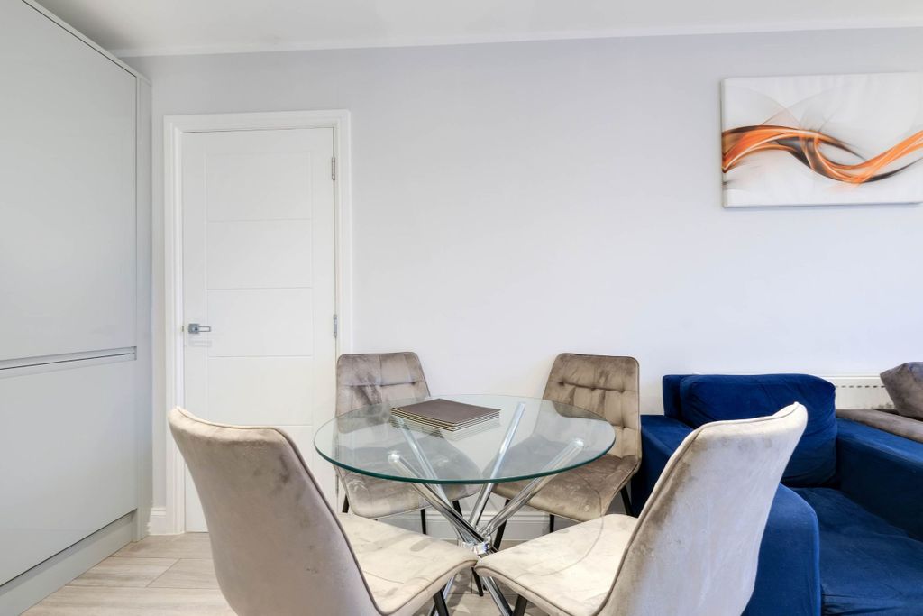 Additional image 9 of 2 bed flat to rentWest Wycombe Road, High Wycombe HP12