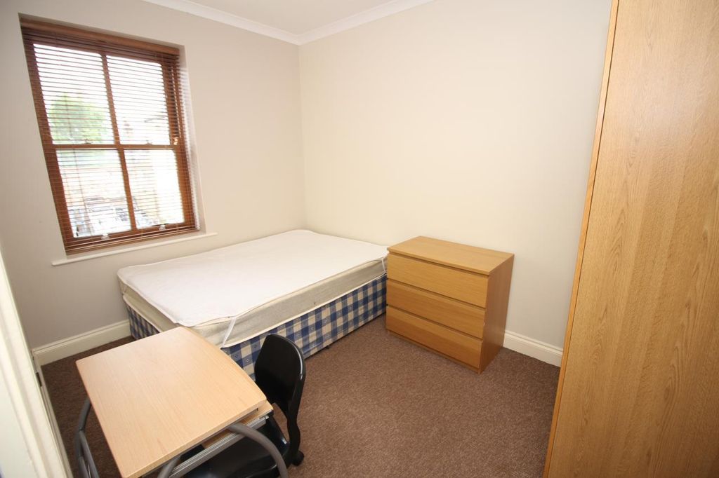 Additional image 10 of 5 bed terraced house to rentSwinburn Place, Newcastle Upon Tyne, Tyne And Wear NE4