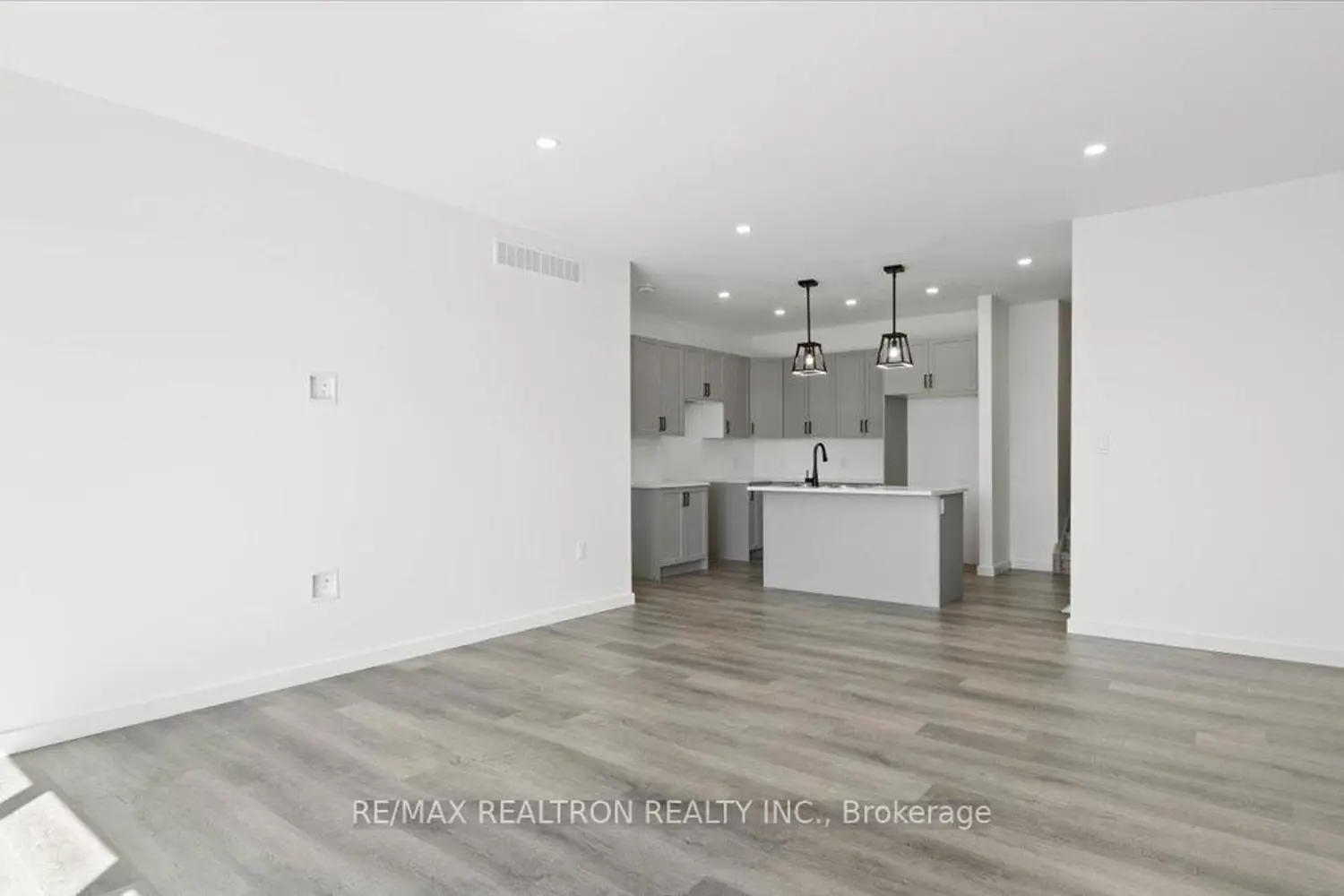 Additional image 13 of 11 Summit Crescent