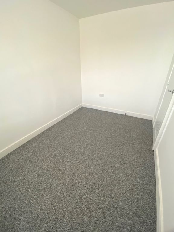 Additional image 18 of 4 bed town house to rentFfordd Darwin, Barry CF63
