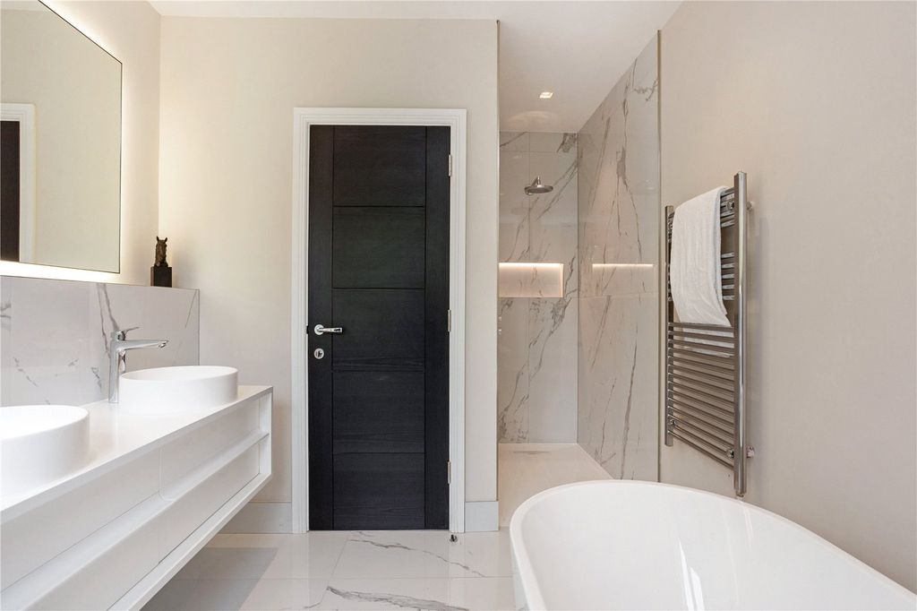 Additional image 11 of 4 bed detached house to rentRosegarth Place, Wilmslow, Cheshire SK9