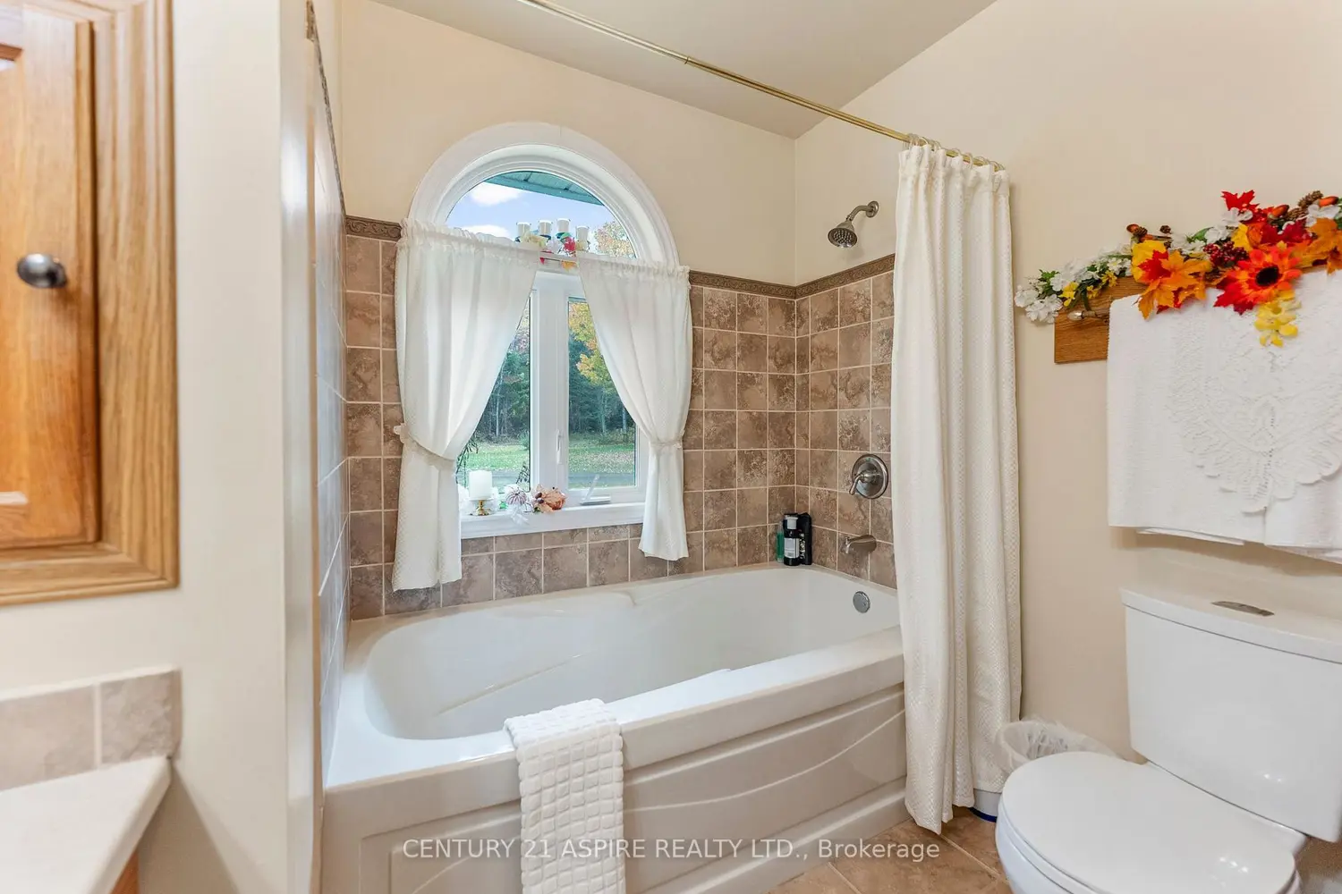 Additional image 11 of 33 Micks Road