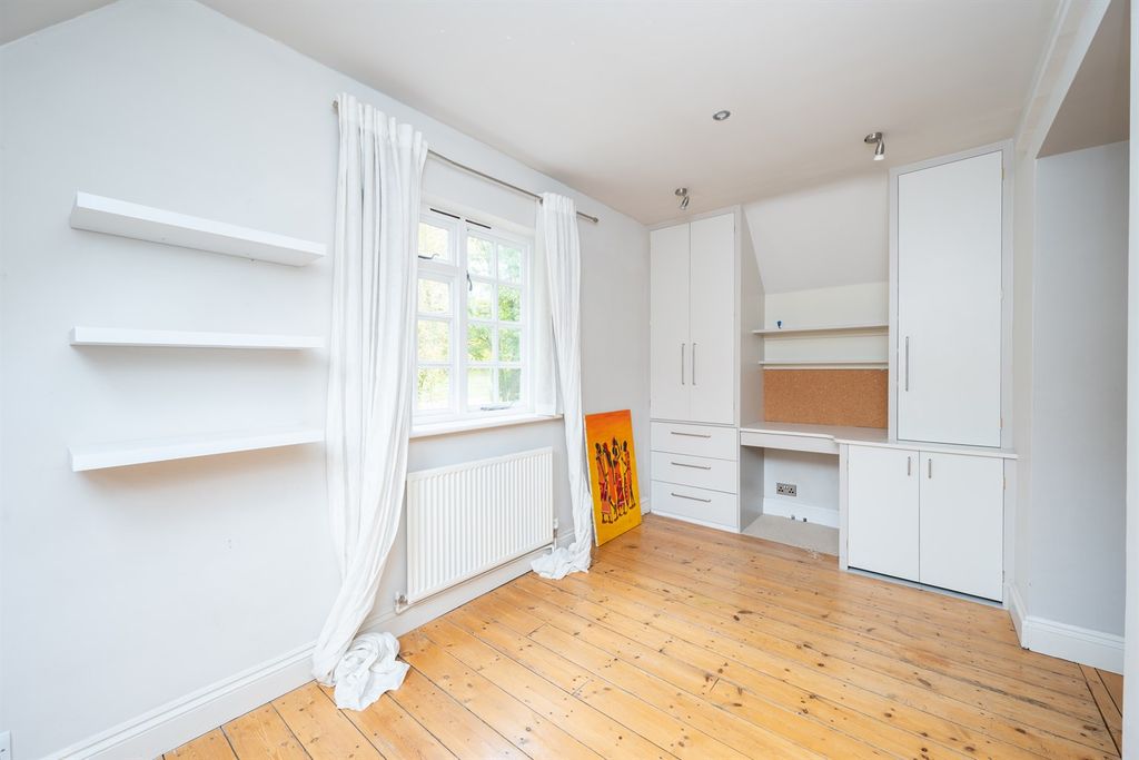 Additional image 18 of 6 bed detached house to rentForest Grange, Horsham, West Sussex RH13
