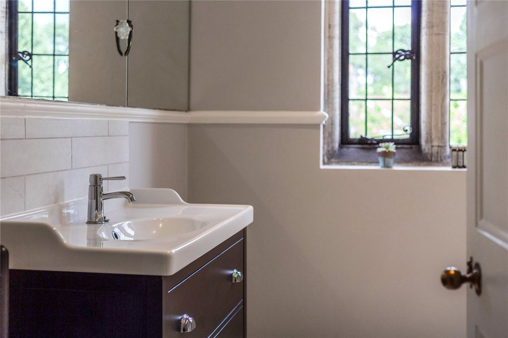 Additional image 14 of 4 bed semi-detached house to rentHenley Road, Marlow, Buckinghamshire SL7