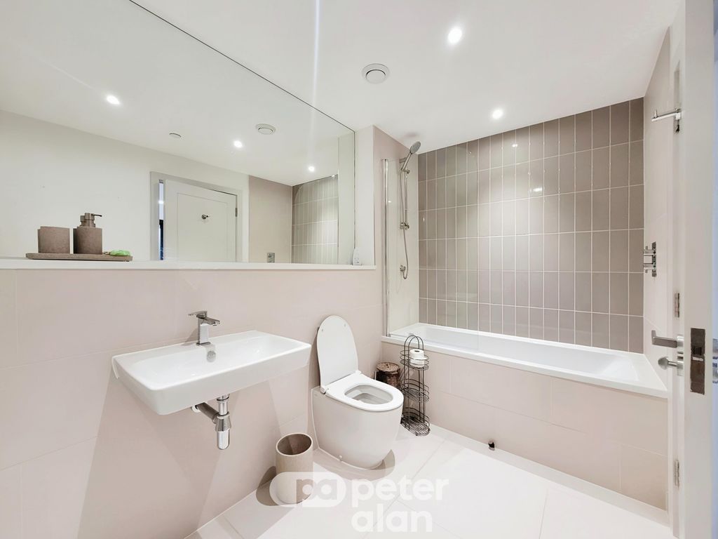 Additional image 13 of 3 bed property to rentRest Bay, Porthcawl CF36
