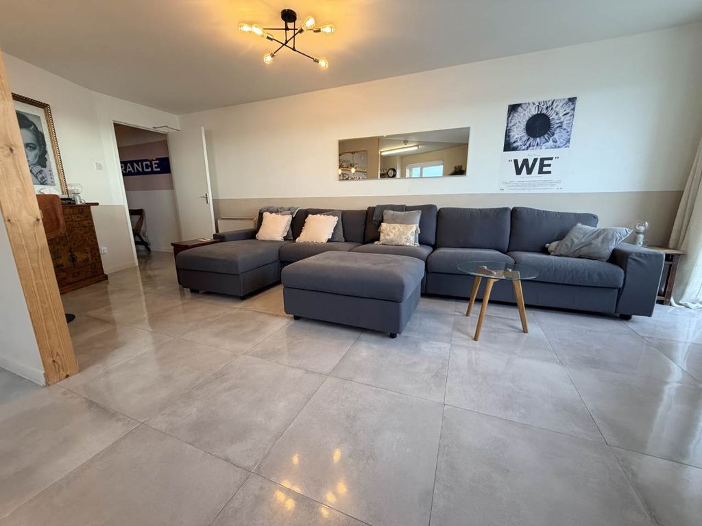Additional image 2 of 1 bed flat to rentLlys Y Brenin, Terrace Road, Aberystwyth SY23