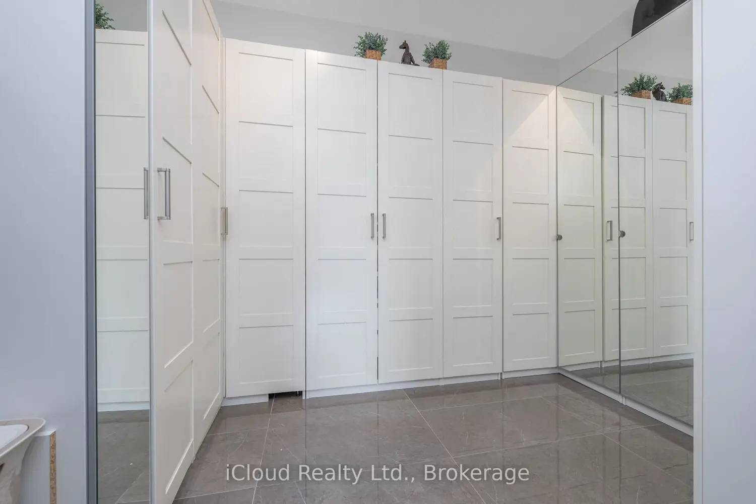 Additional image 8 of 9449 Wellington 22 Road