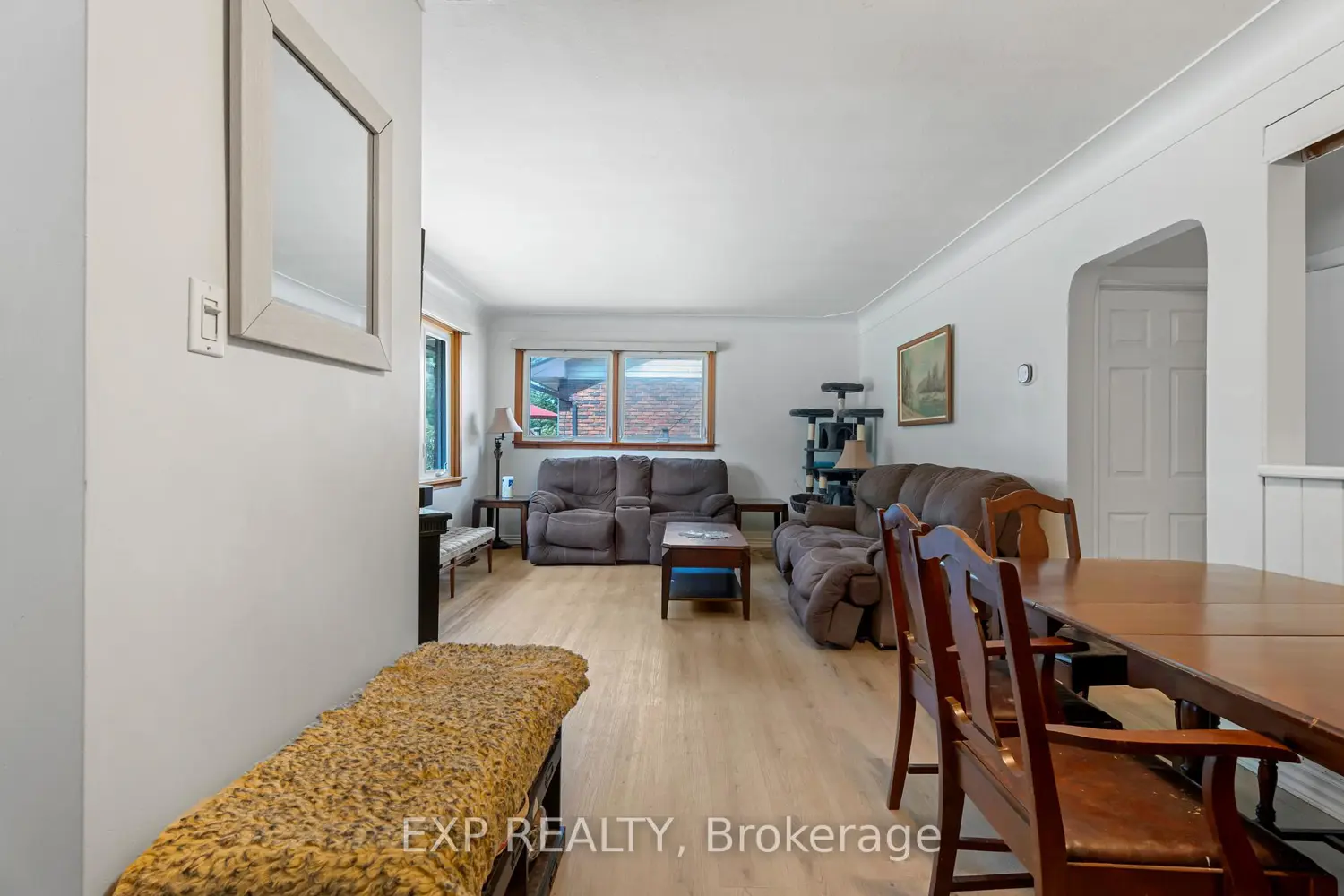 Additional image 3 of 1986 Stanley Av Avenue