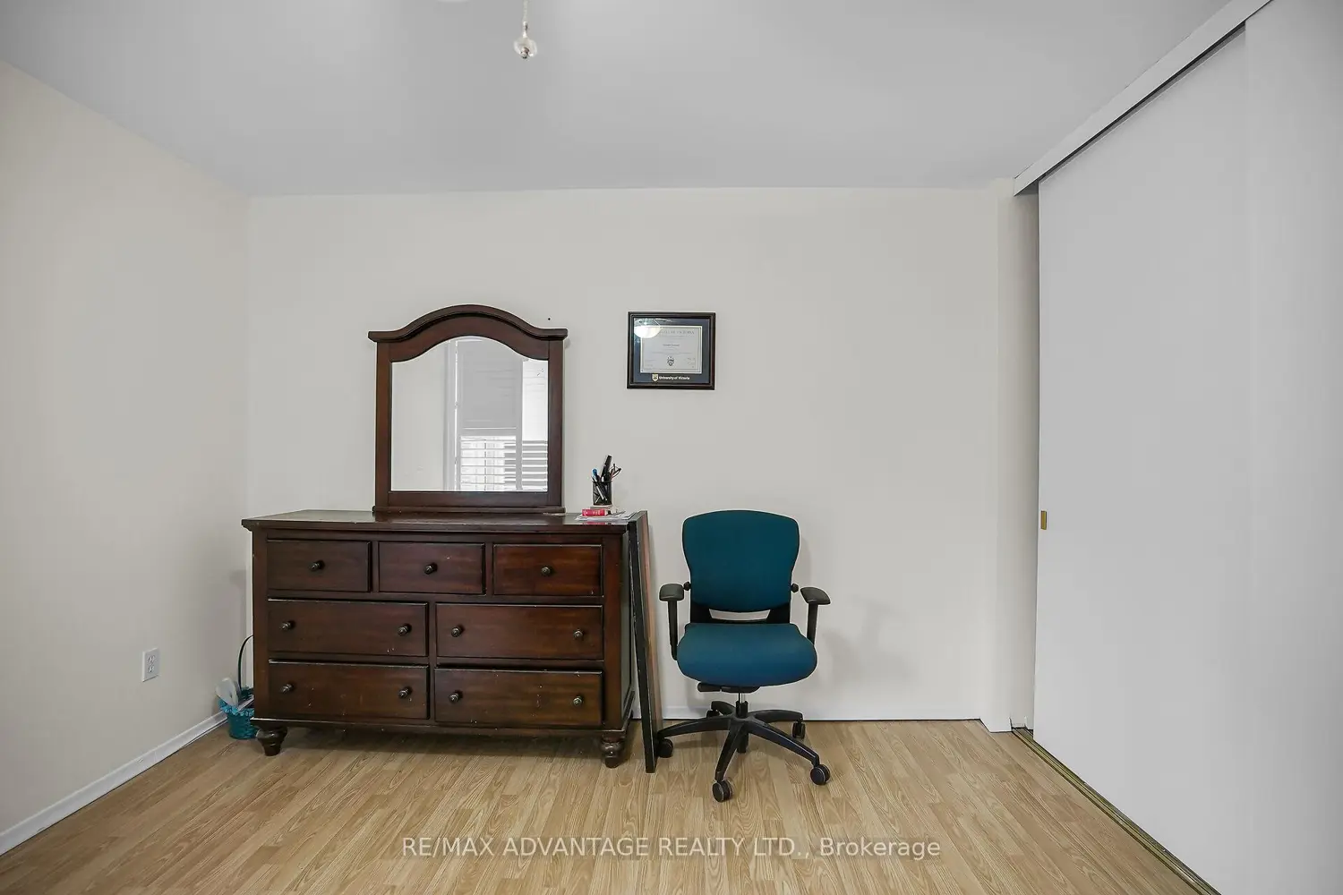 Additional image 11 of 634 Wonderland Road 60