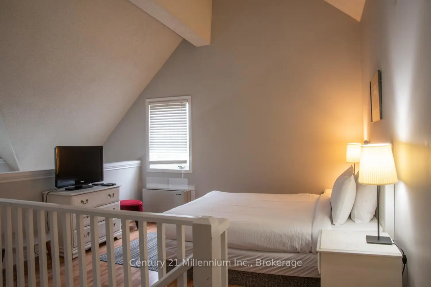 Additional image 10 of 796468 Grey 19 Road 110