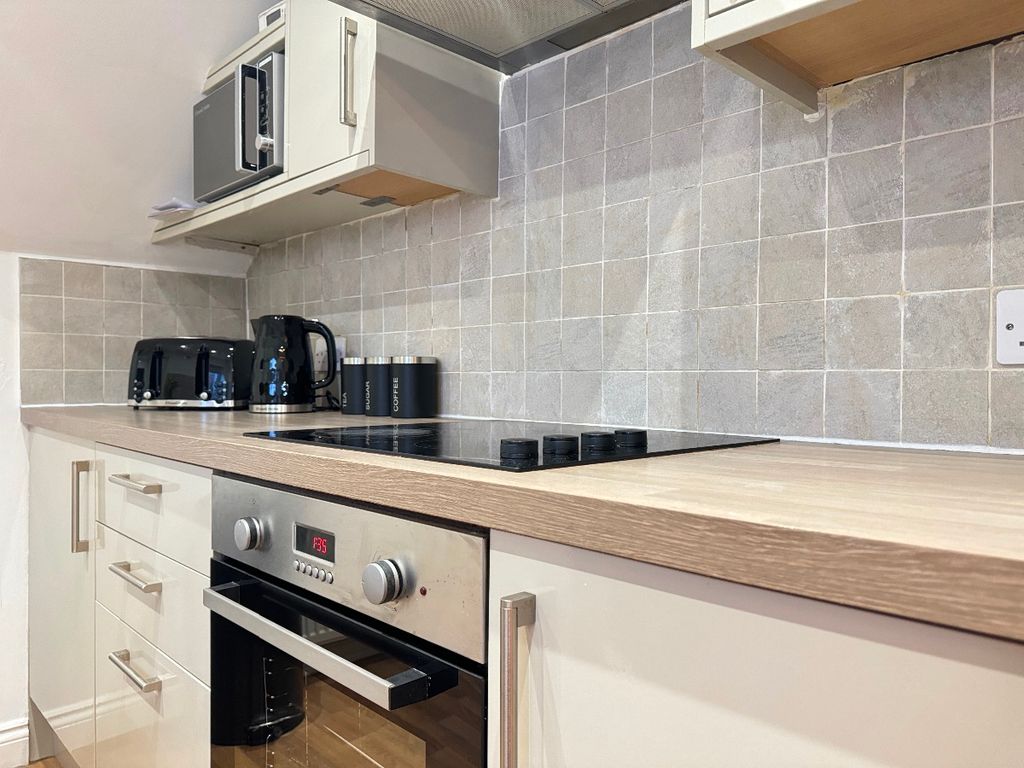 Additional image 2 of 2 bed flat to rentMargaret Road, Whitley Bay NE26