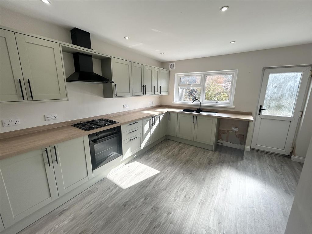 Additional image 5 of 3 bed terraced house to rentTwyn Place, Abercarn, Newport NP11