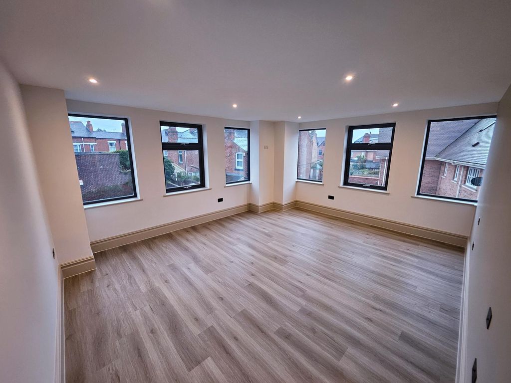 Additional image 30 of 4 bed flat to rentBoughton, Chester CH3