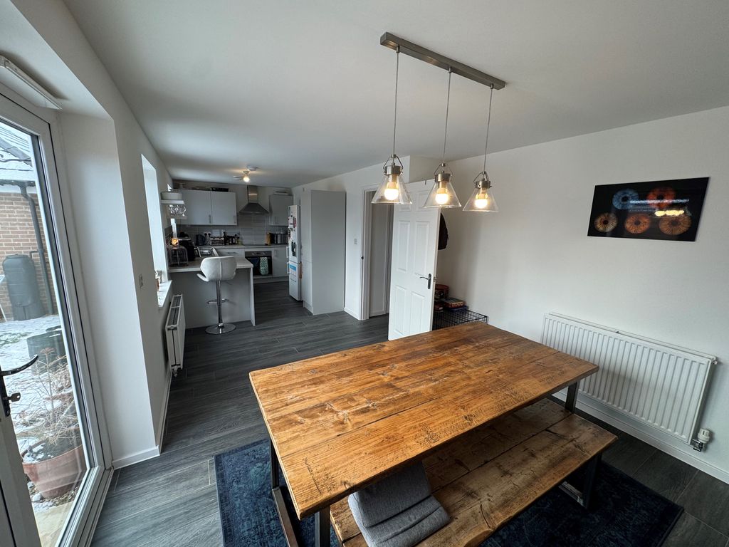 Additional image 2 of 5 bed detached house to rentCowslip Way, Lakenheath IP27