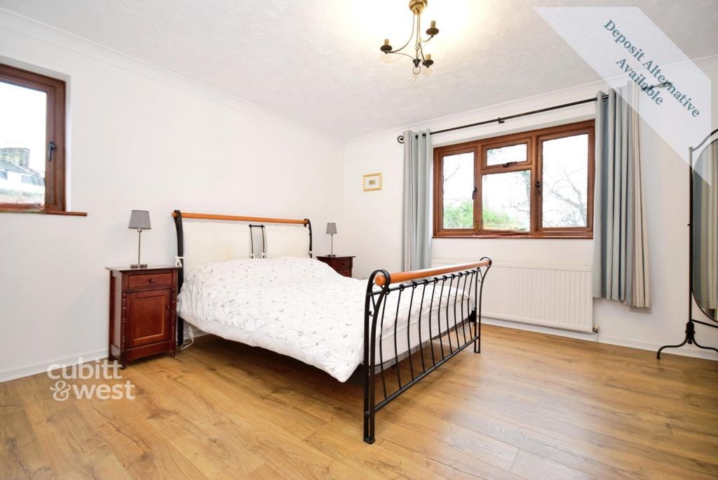 Additional image 20 of 6 bed detached house to rentCrawley Lane, Crawley RH10