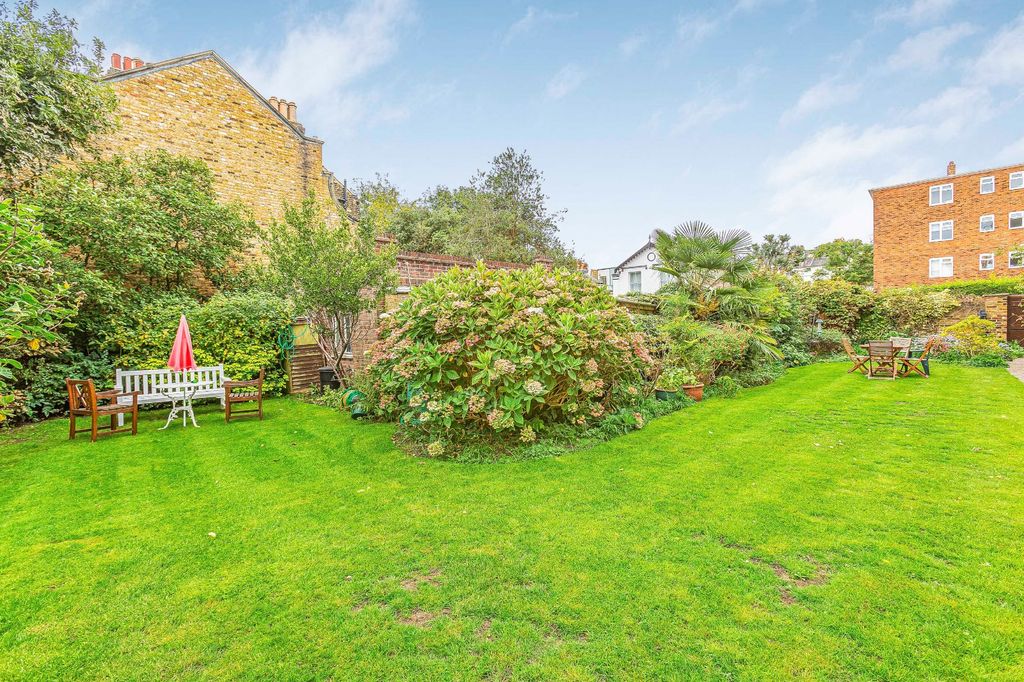 Additional image 10 of 3 bed flat to rentBurlington House, Kings Road, Richmond, Surrey TW10
