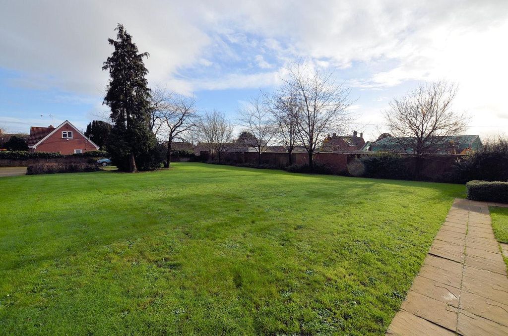 Additional image 8 of 2 bed flat to rentAdwood Court, Thatcham RG19