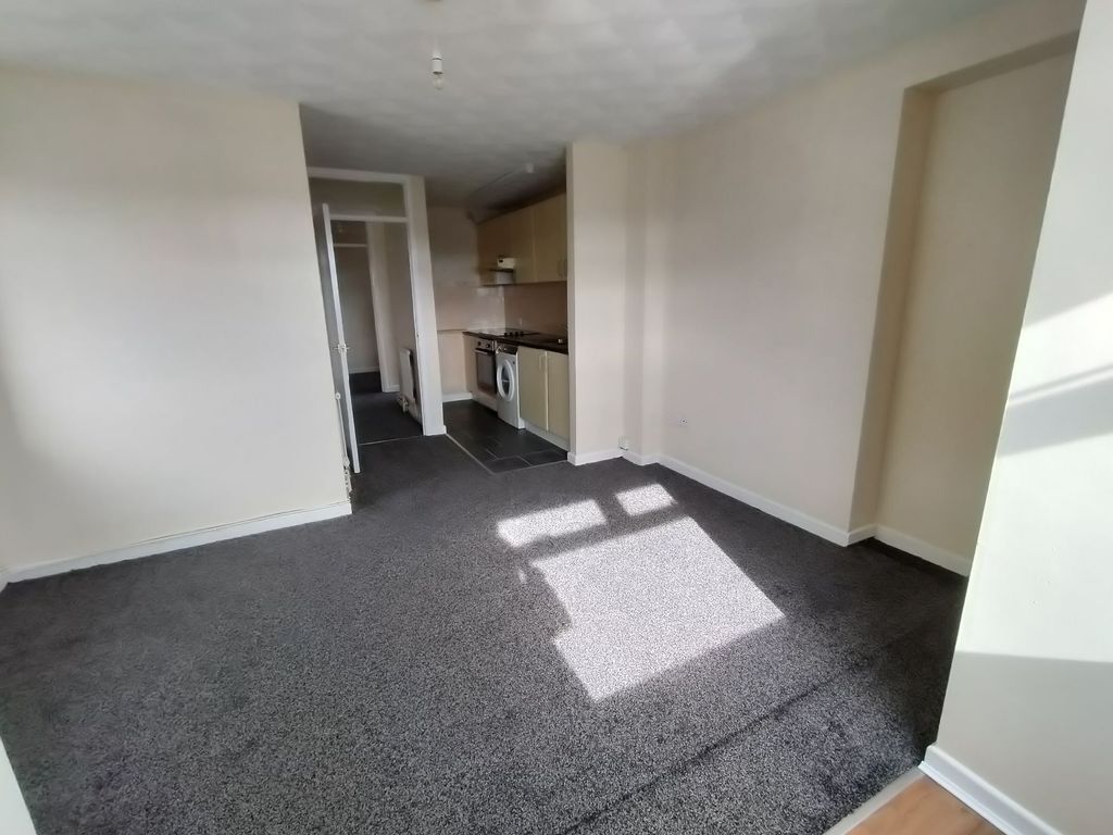 Additional image 4 of 2 bed flat to rentSt. Oswalds Close, Sebastopol, Pontypool NP4