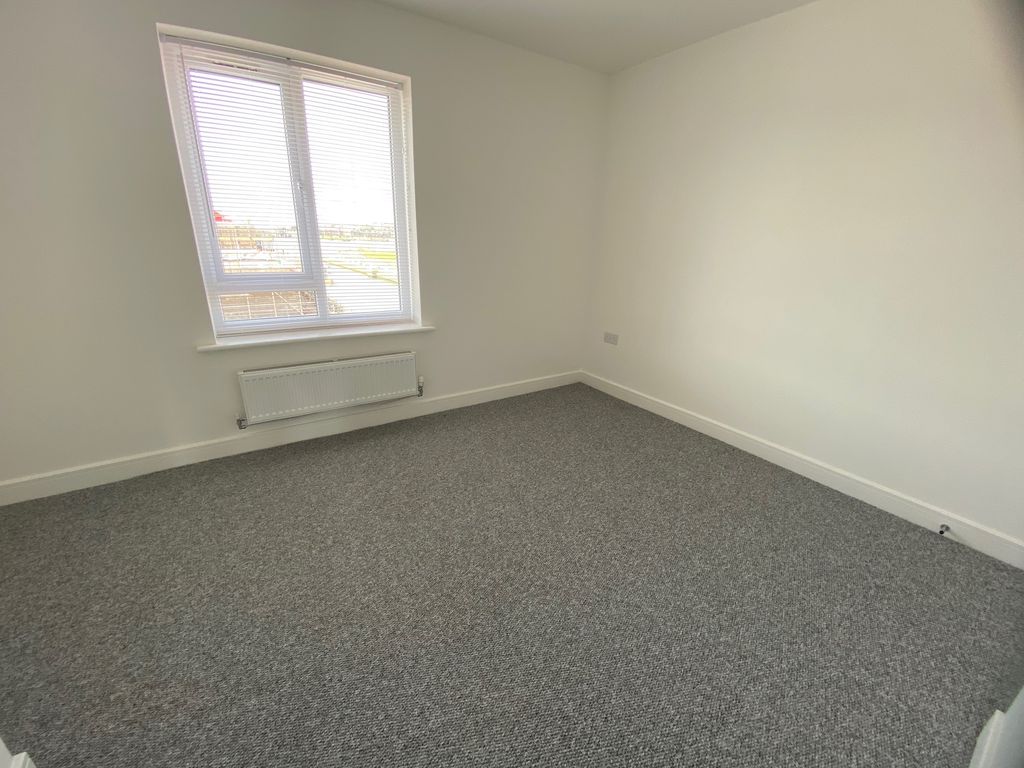 Additional image 15 of 4 bed town house to rentFfordd Darwin, Barry CF63