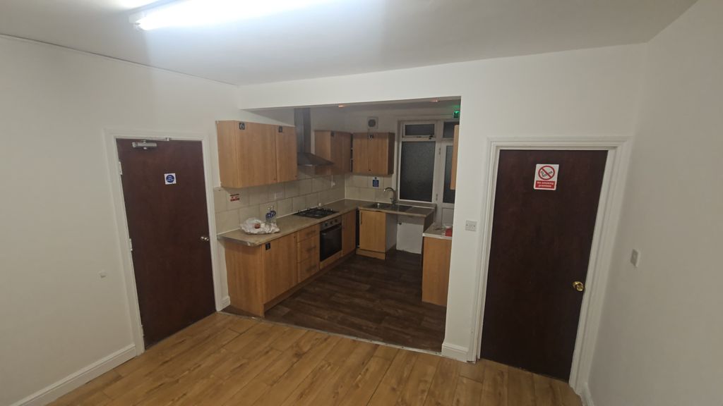 Additional image 22 of 8 bed shared accommodation to rentBiscot Road, Luton LU3