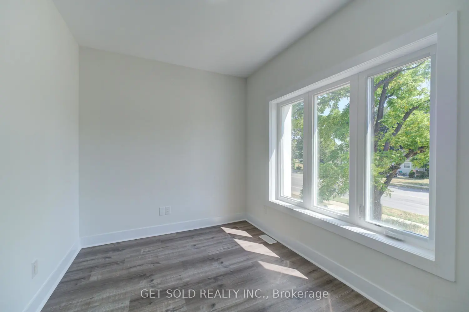 Additional image 14 of 6701 Thorold Stone Road 8