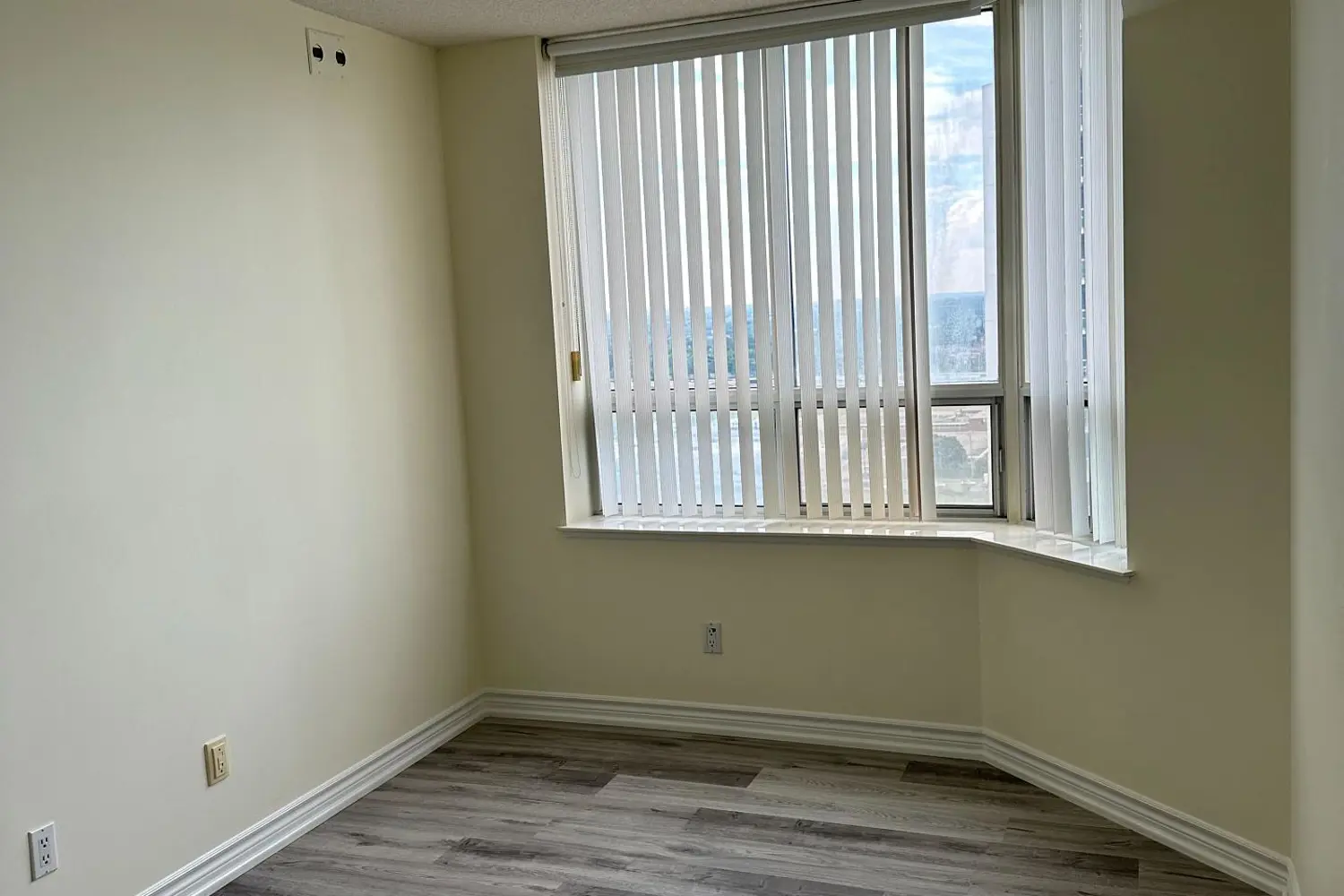 Additional image 8 of 115 Omni Drive 2605