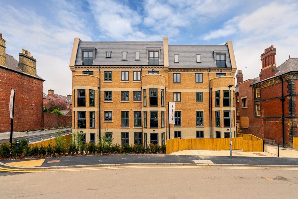 Additional image 13 of 2 bed flat to rentBerneslai Close, Barnsley S70