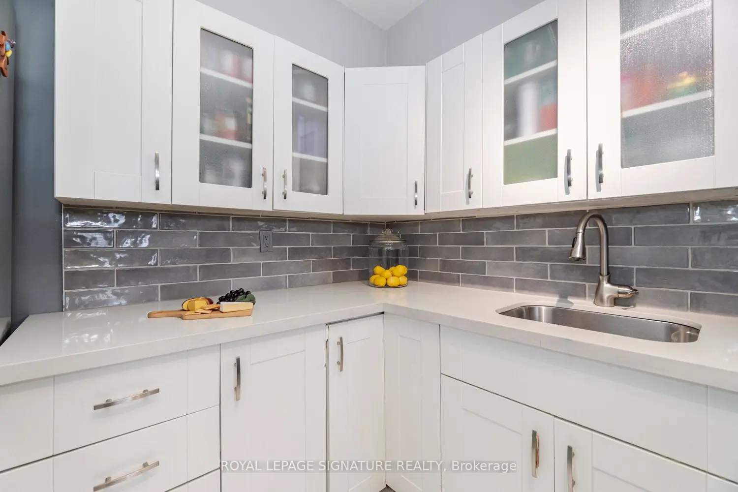 Additional image 15 of 451 The West Mall Drive 1212