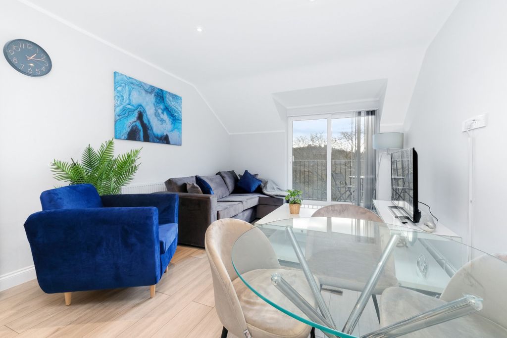 Additional image 6 of 2 bed flat to rentWest Wycombe Road, High Wycombe HP12