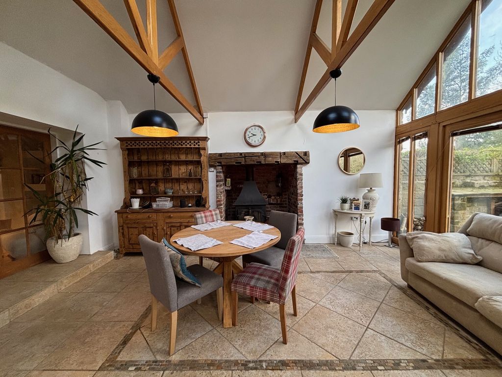 Additional image 4 of 4 bed semi-detached house to rentFerne Dene, Sheffield S21
