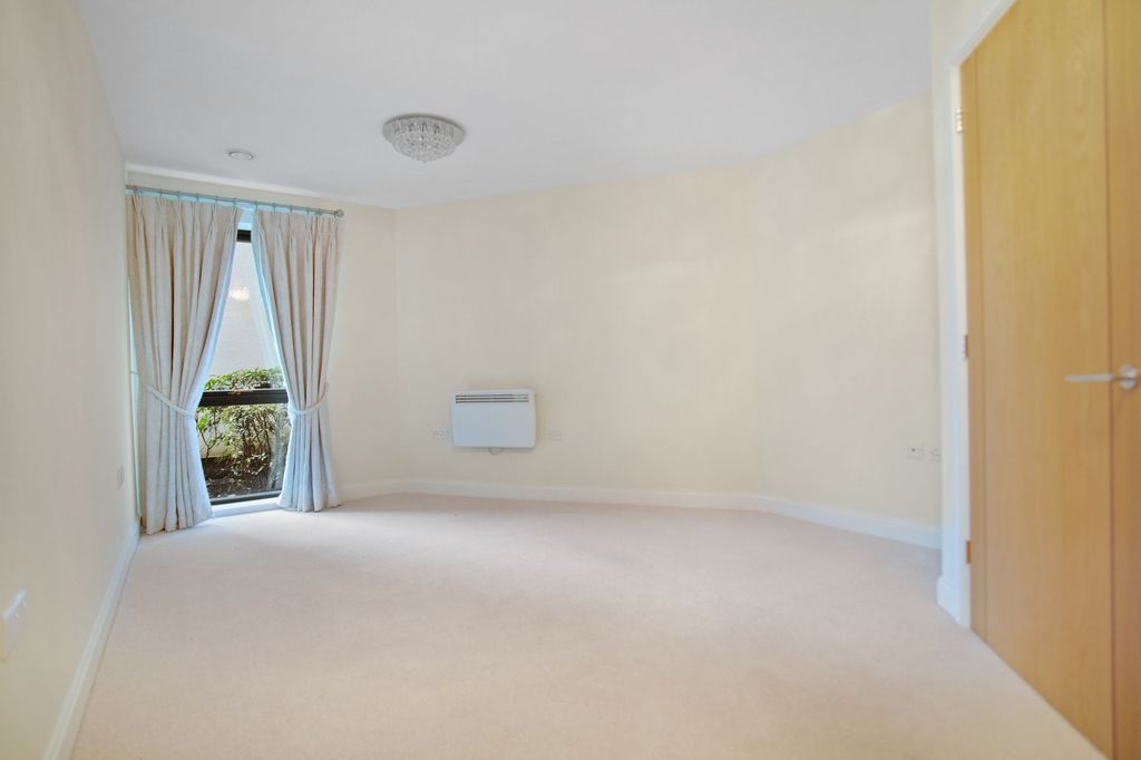 Additional image 9 of 2 bed flat to rentKeeper Close, Taunton TA1