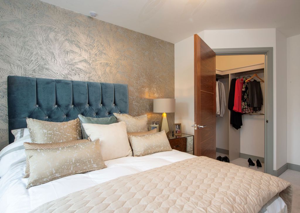 2 bed flat to rentStation Parade, Virginia Water GU25