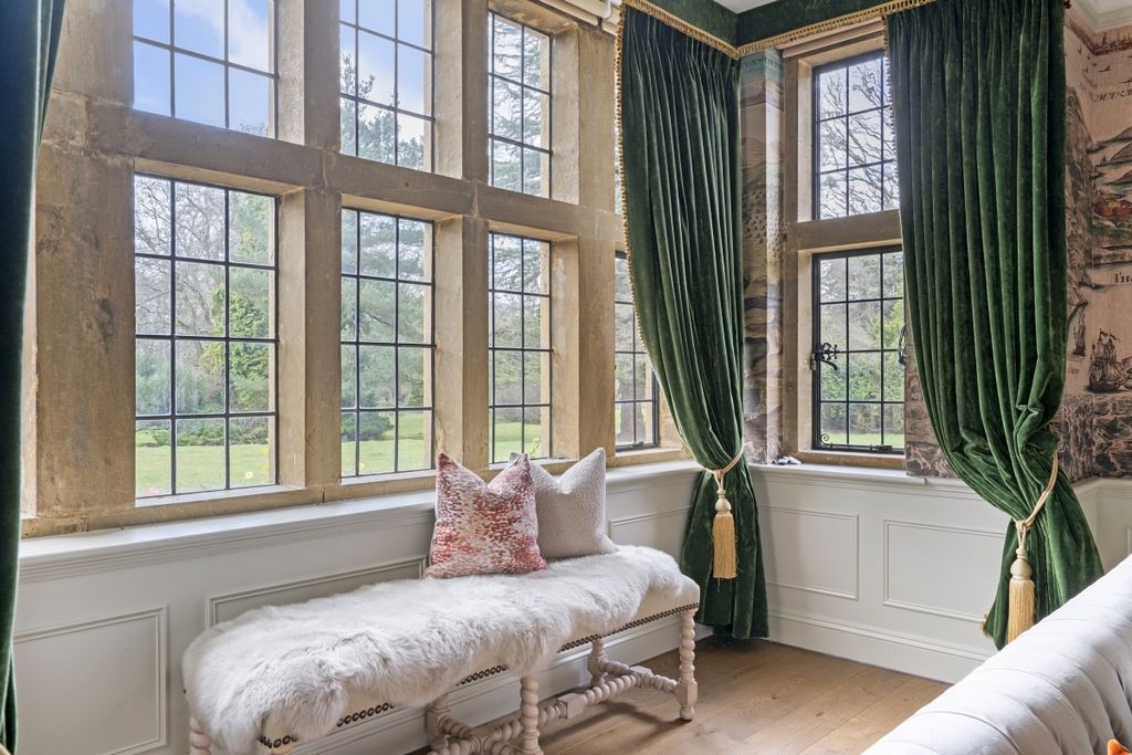 Additional image 11 of 10 bed detached house to rentPriors Hatch Lane, Hurtmore, Godalming GU7