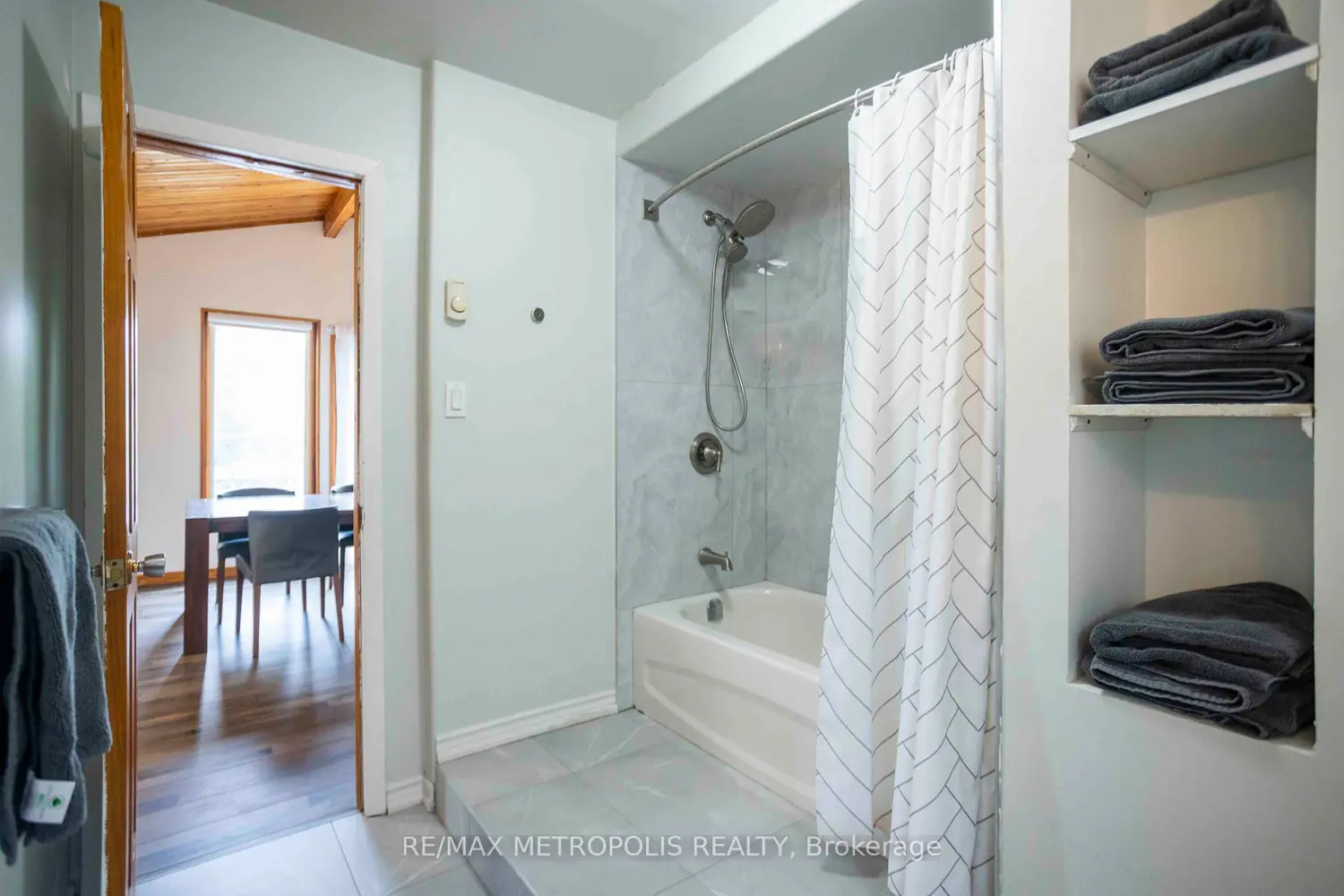 Additional image 6 of 56 Georgian Manor Drive