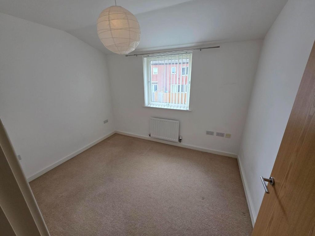 Additional image 2 of 2 bed flat to rentSt Josephs Mews, Penarth CF64