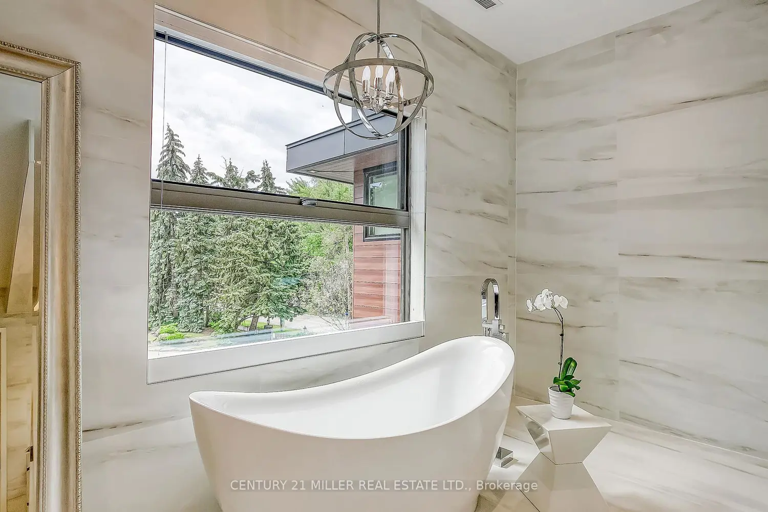 Additional image 4 of 421 Chartwell Road