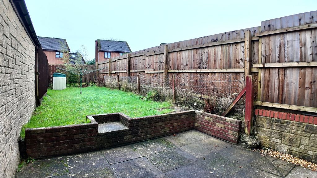 Additional image 11 of 2 bed terraced house to rentClos Llyswen, Penpedairheol CF82