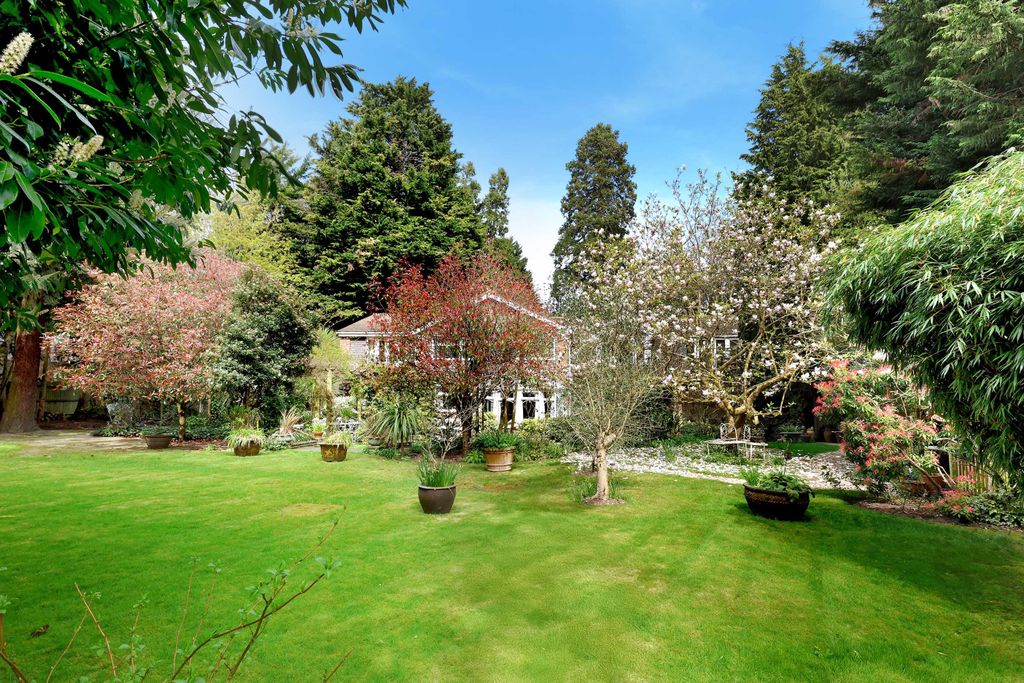 Additional image 19 of 6 bed detached house to rentKennel Avenue, Ascot, Berkshire SL5