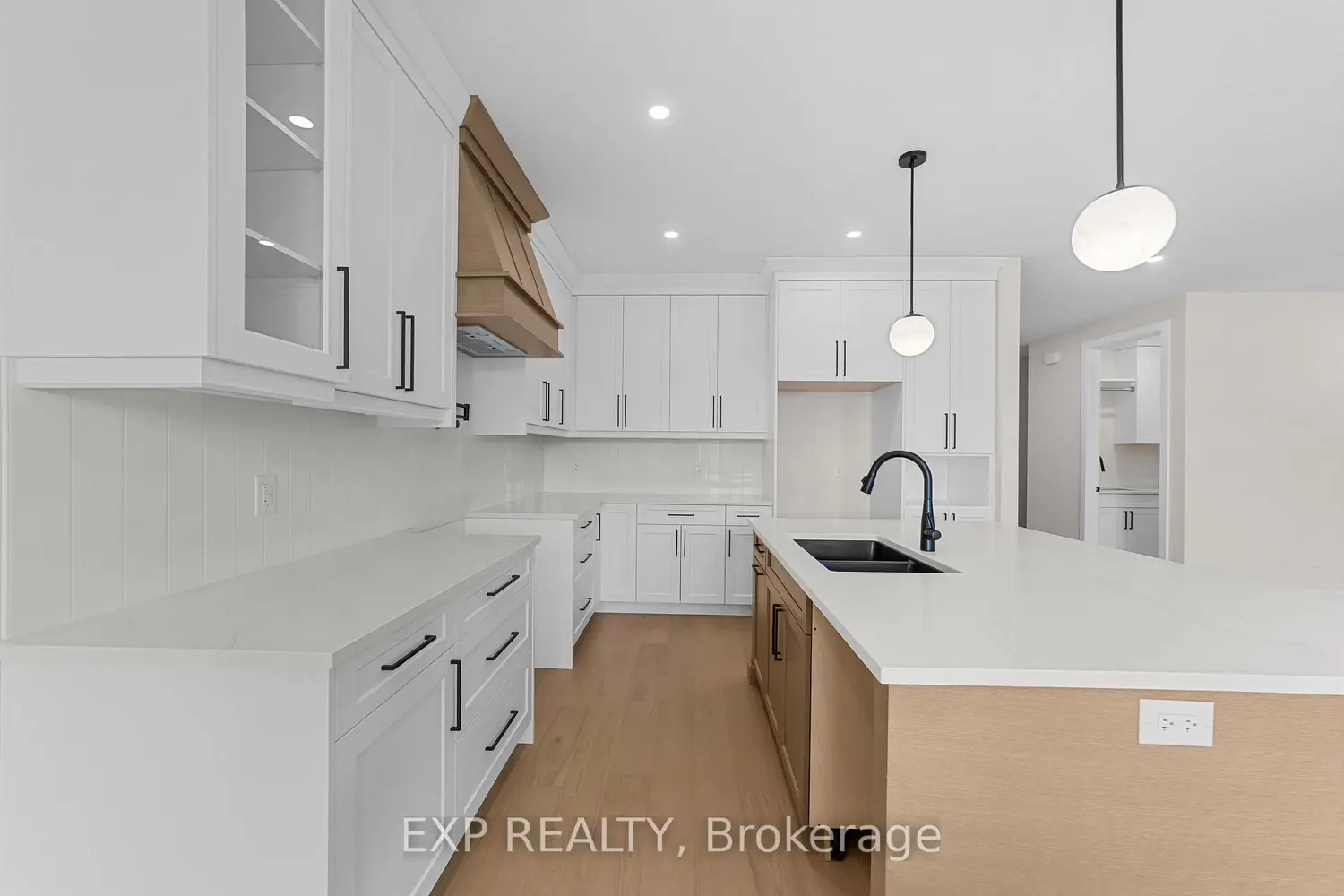 Additional image 16 of 420 Erie Street