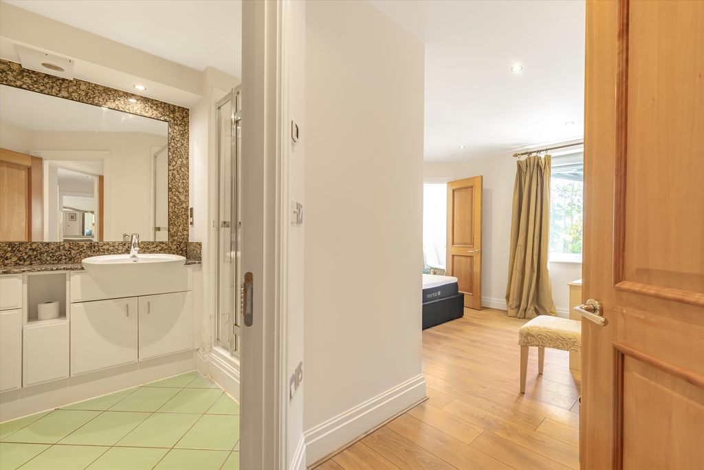 Additional image 13 of 3 bed flat to rentStrand Drive, Richmond TW9