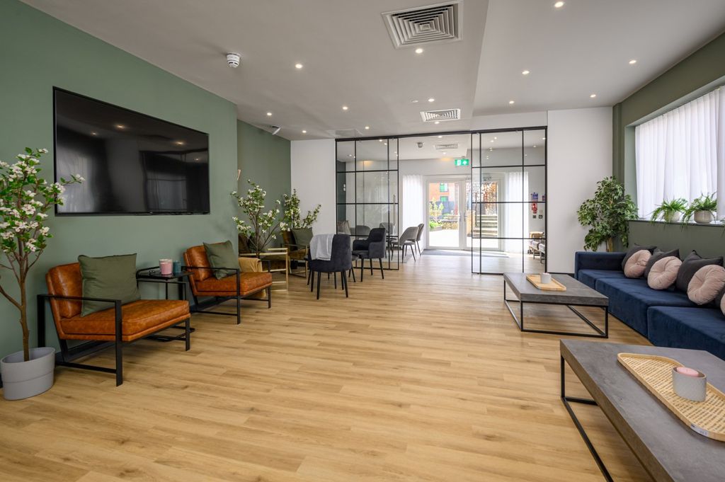 Additional image 15 of 2 bed flat to rentBernard Street, Ocean Village SO14