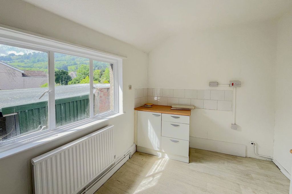Additional image 9 of 1 bed flat to rentFlat C 7/11 Tredegar Street, Risca NP11
