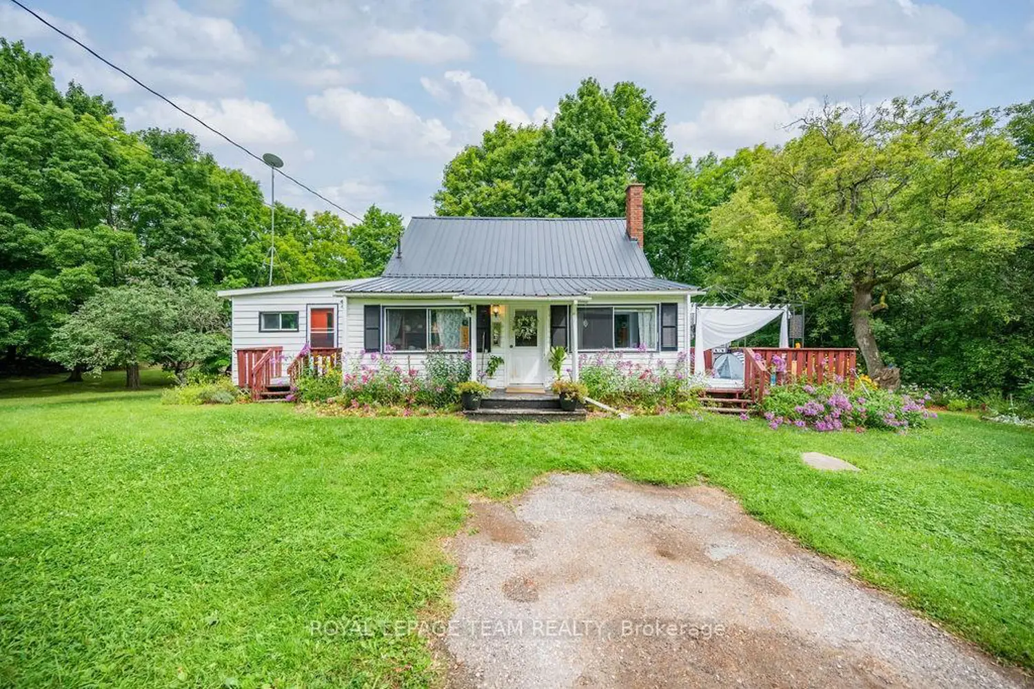 Additional image 10 of 1448 Perrault Road