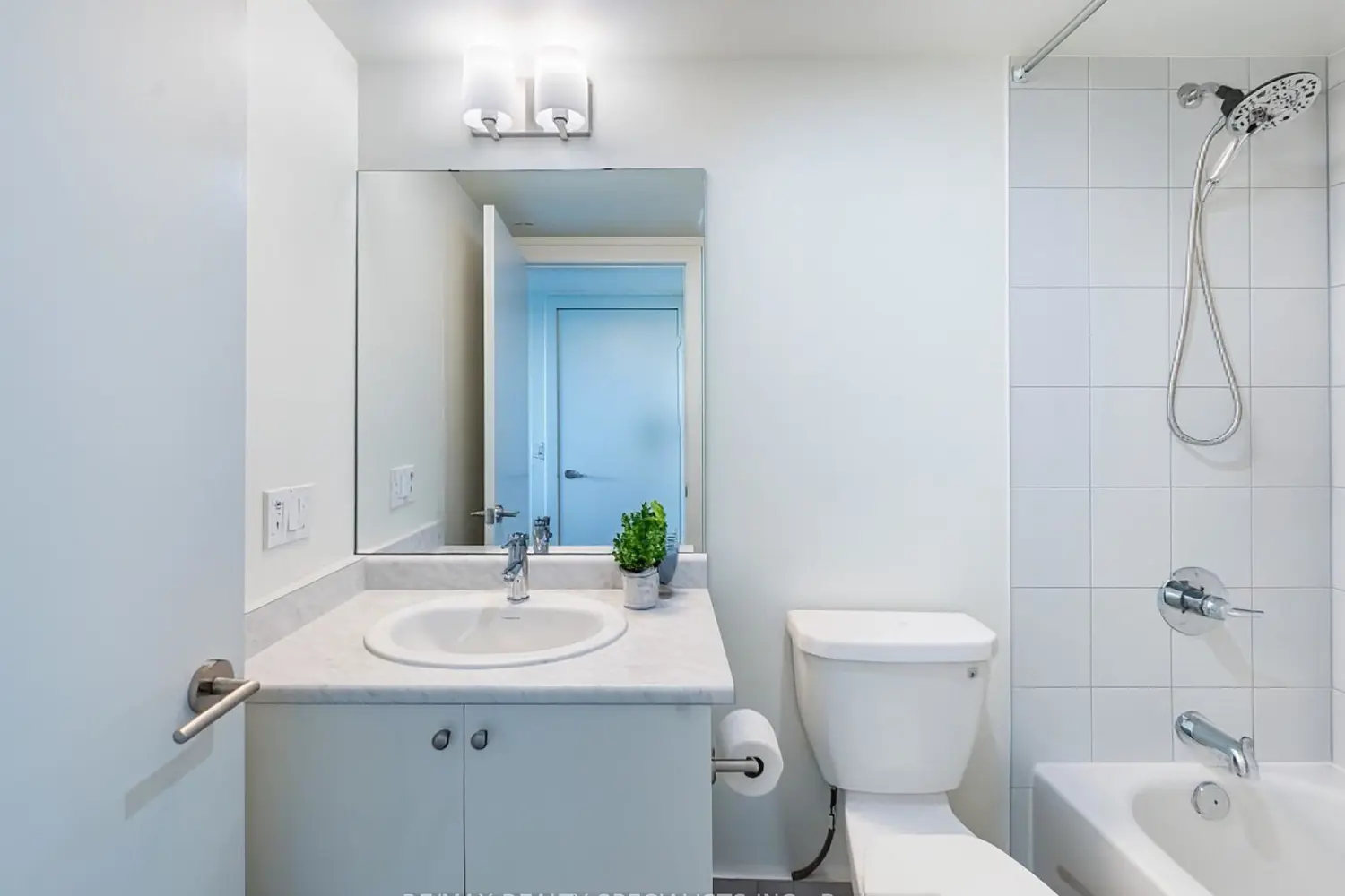 Additional image 13 of 10 Wilby Crescent 802