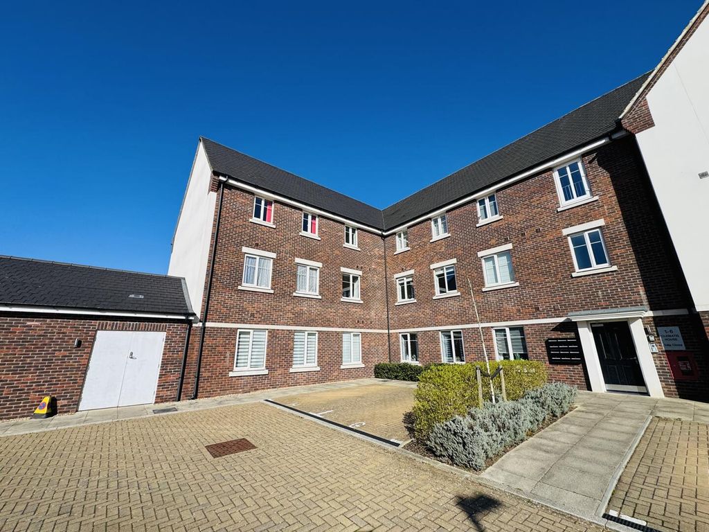 Additional image 2 of 2 bed flat to rentBeryl Close, Crawley RH10