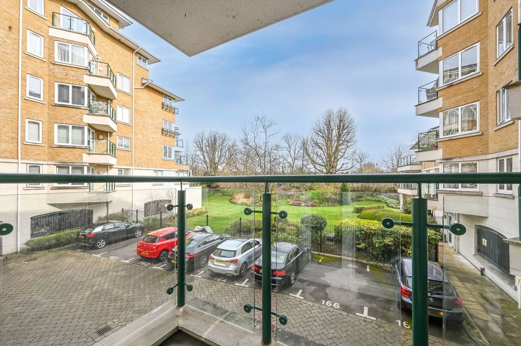 Additional image 14 of 3 bed flat to rentStrand Drive, Kew, Richmond TW9