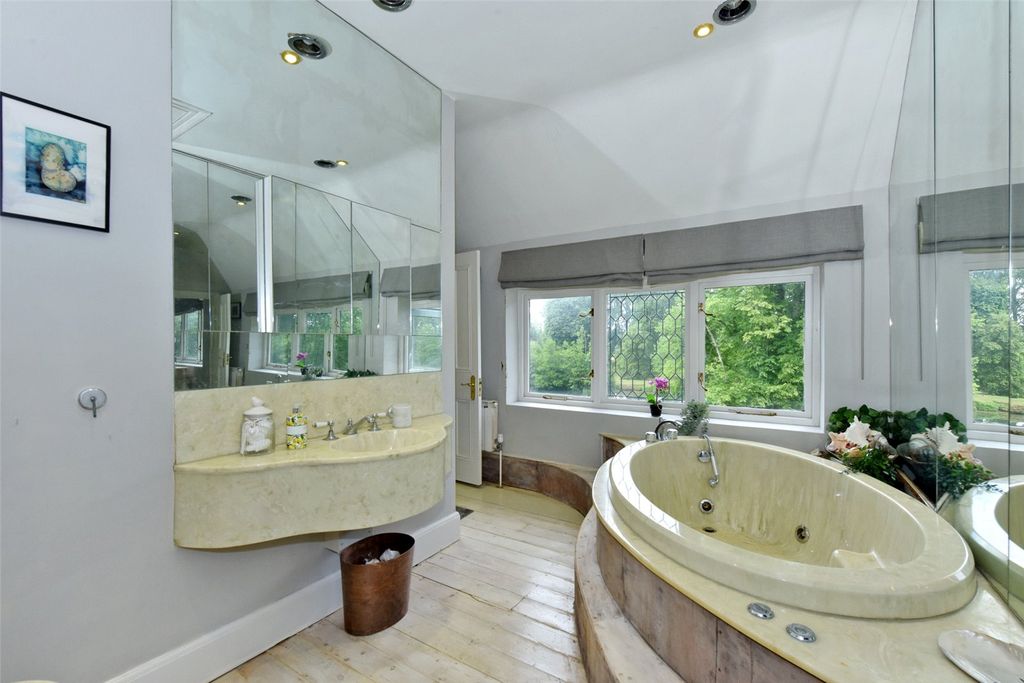 Additional image 9 of 3 bed semi-detached house to rentQuarry Wood, Marlow, Buckinghamshire SL7