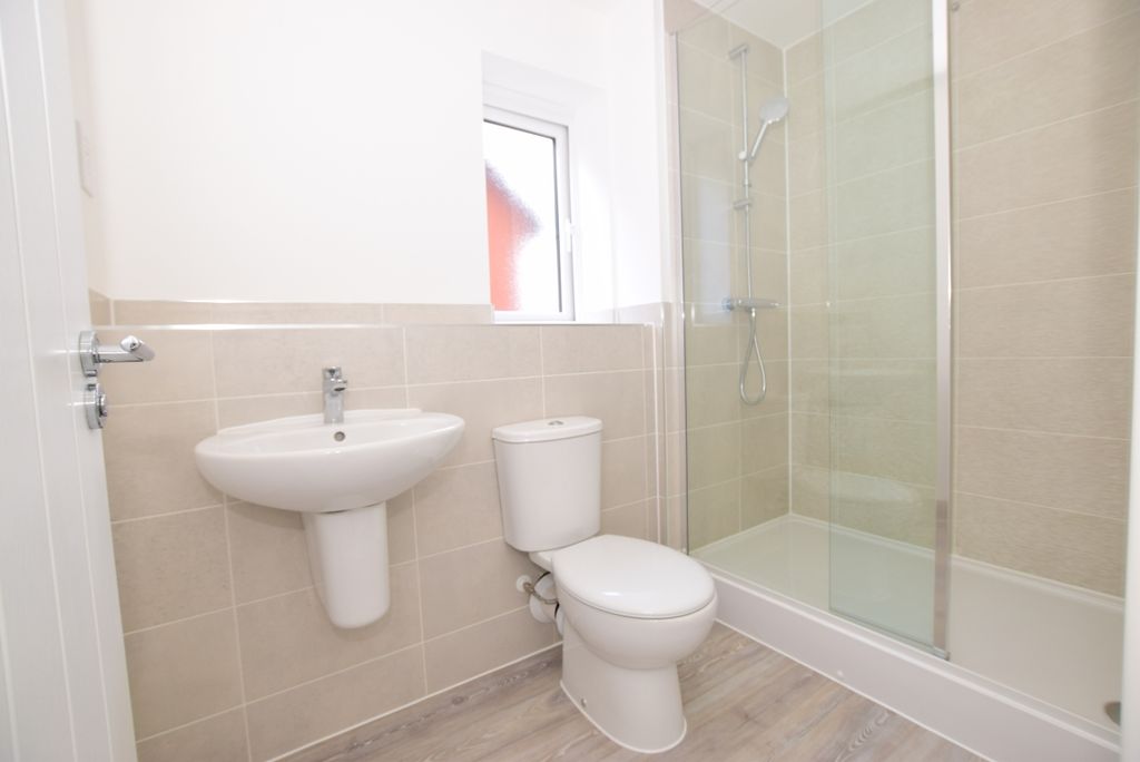 Additional image 4 of 2 bed flat to rentButtercup Road, Horsham RH12