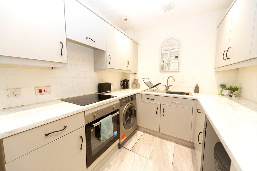Additional image 10 of 2 bed flat to rentGerddi Margaret, Barry CF62
