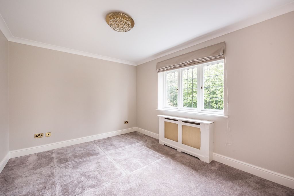 Additional image 17 of 6 bed detached house to rentDukes Kiln Drive, Gerrards Cross SL9